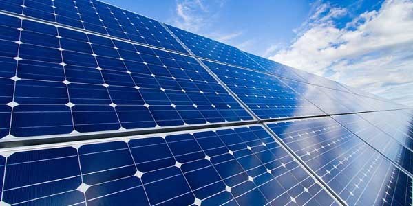 سرمایه گذاران خارجی در زرند کرمان نیروگاه خورشیدی احداث می کنند