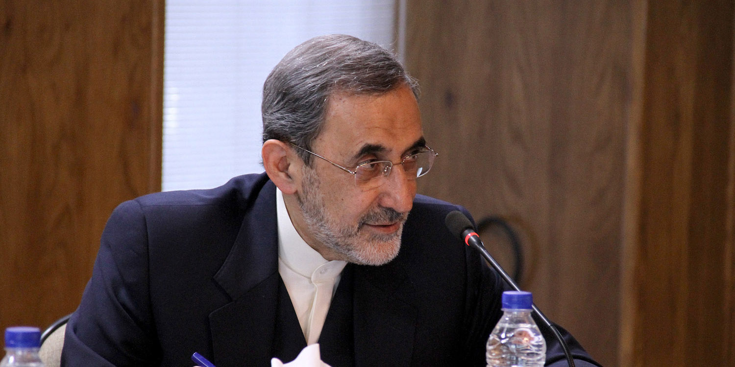 هشدار «ولایتی» به «مکرون» درباره دخالت در امور داخلی ایران