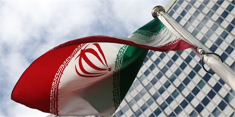 قائم مقام سابق بورس نیویورک:تنها راه دسترسی به بازار ایران استفاده از یورو بجای دلار است