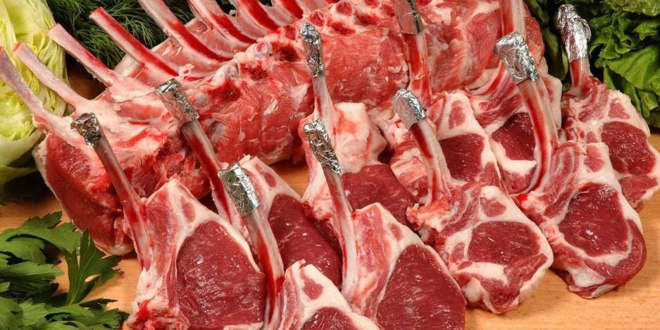 بازار بدون گوشت‌های وارداتی دچار بحران می‌شود/ پرداخت یارانه برای واردات گوشت
