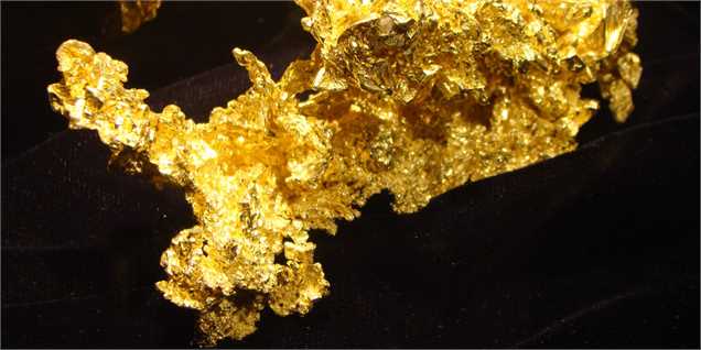 قیمت طلای جهانی بعد از ریزش شدید، اندکی افزایش یافت