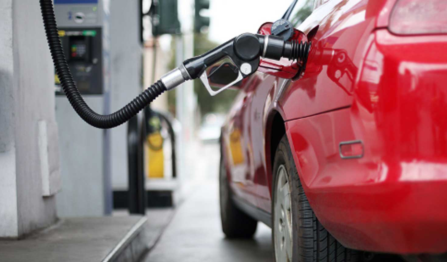 غیرواقعی بودن قیمت سوخت در ایران باعث افزایش قاچاق شده است