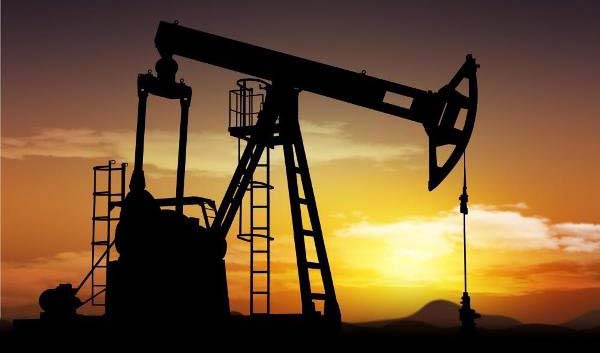 افزایش قیمت نفت در پی نگرانی از افت صادرات ایران