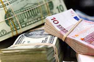 ارزش یورو در برابر دلار به پایین‌ترین میزان در ۶ ماه و نیم گذشته رسید