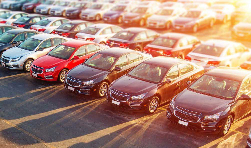 کاهش قیمت برخی خودروهای وارداتی با عرضه محصولات انبارشده