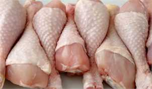 مرغ ۳۰۰۰ تومان گران‌تر از قیمت مصوب بفروش می‌رسد