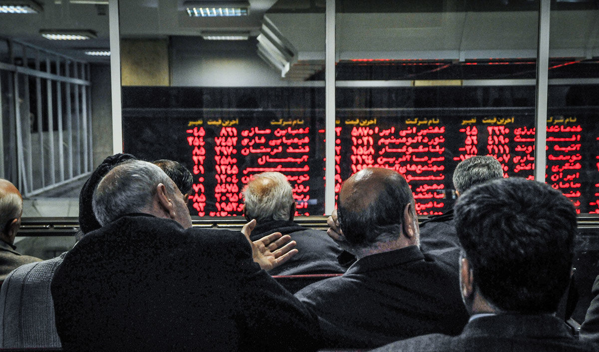 سفته‌بازان حرفه‌ای در بورس به‌جای بازار ارز