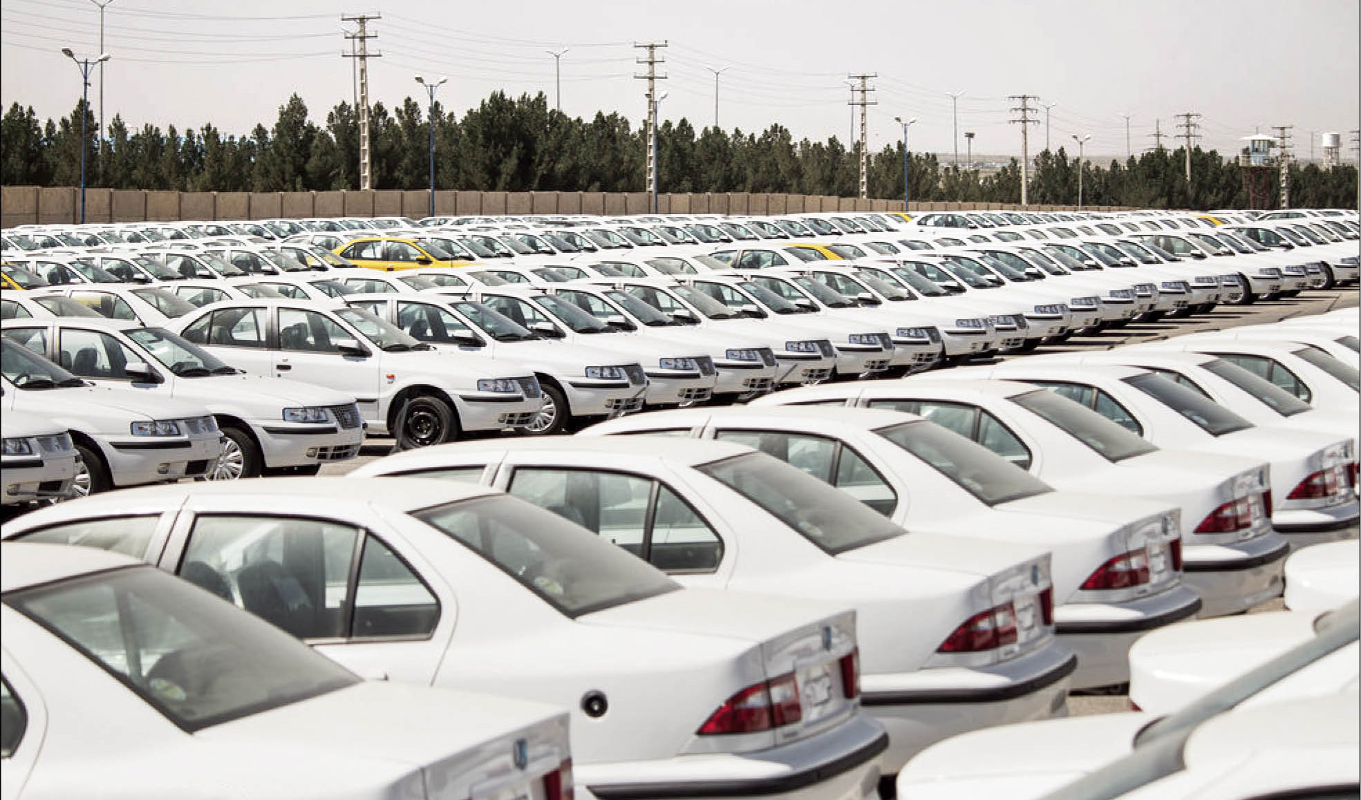 فروش فوری خودروسازان اثری بر نرخ ماشین در بازار ندارد
