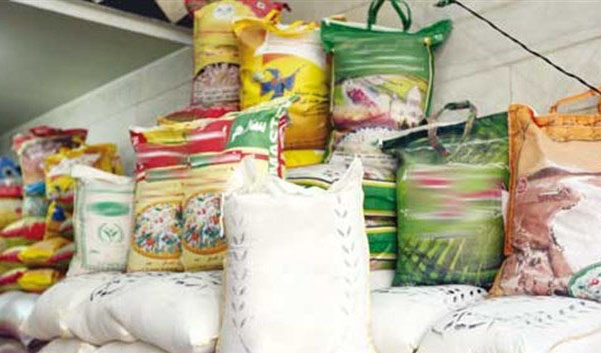 ۲۰۰ هزار تن برنج پشت درهای ورودی کشور/ سودجویان برنج‌های خارجی را به کندی به بازار تزریق می‌کنند