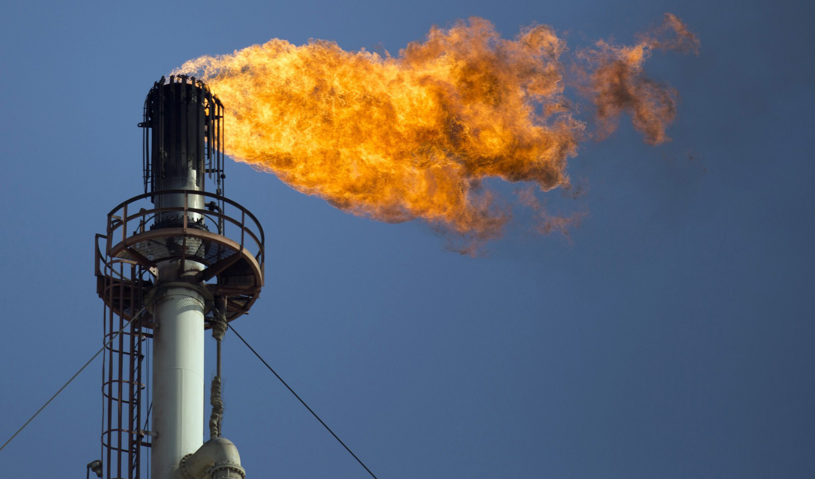 اعتماد به پیمانکاران داخلی با اجرای قراردادهای جدید نفتی