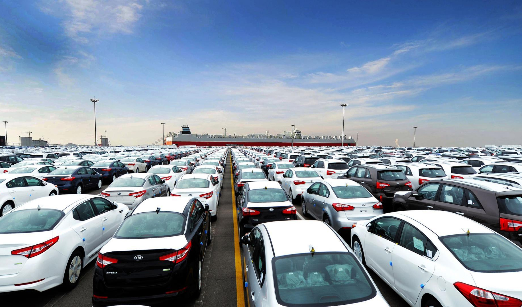 بزرگترین بازار خودروی جهان دومین افت سالانه متوالی خود را ثبت کرد