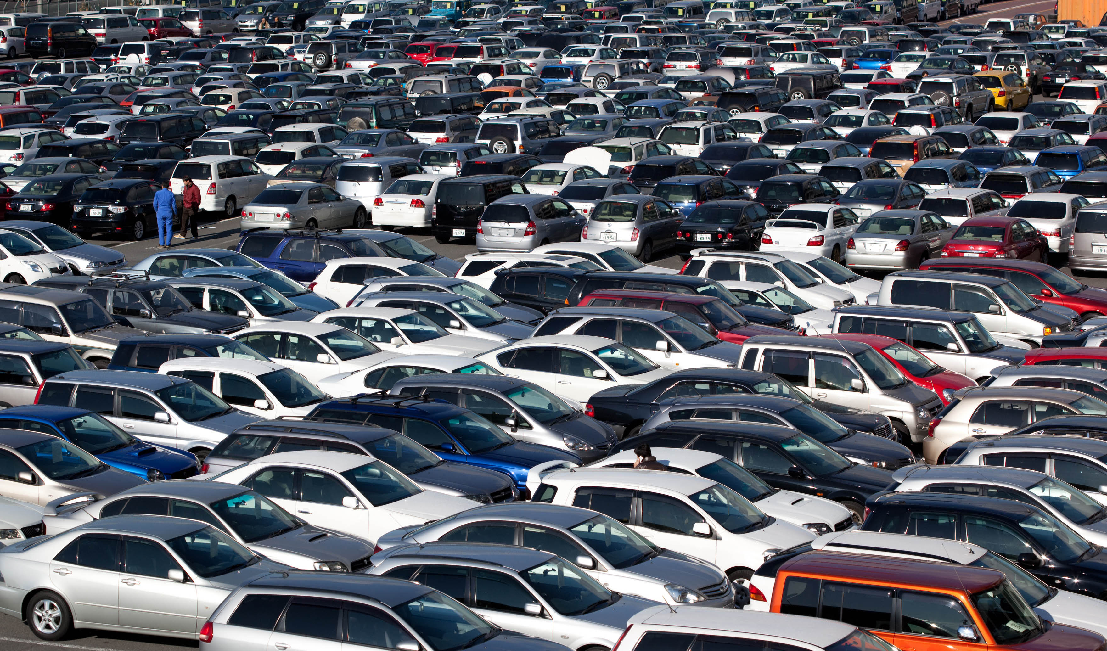فروش خودرو ۵ درصد زیر قیمت بازار پذیرفتنی نیست