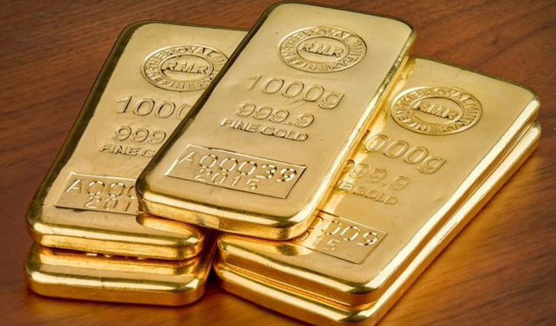 اونس طلا تا مرز ۱۳۰۰ دلار سقوط می‌کند