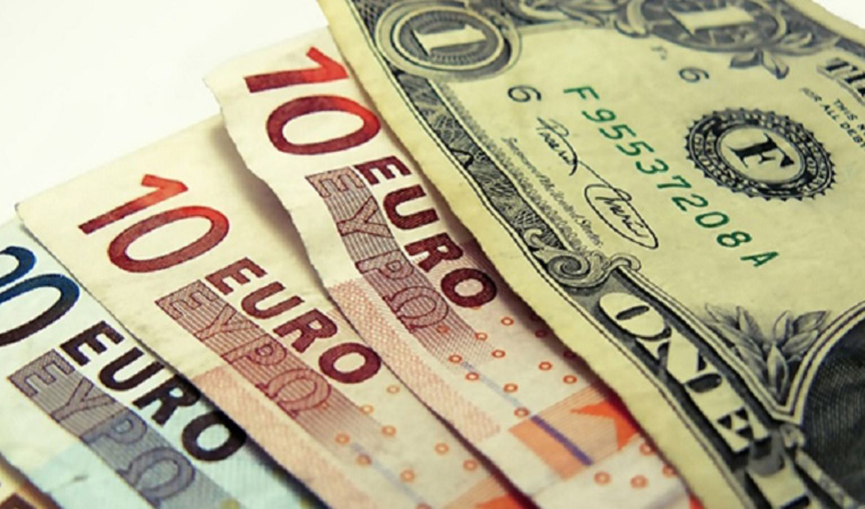 کاهش ۵۰ تومانی قیمت دلار و یورو