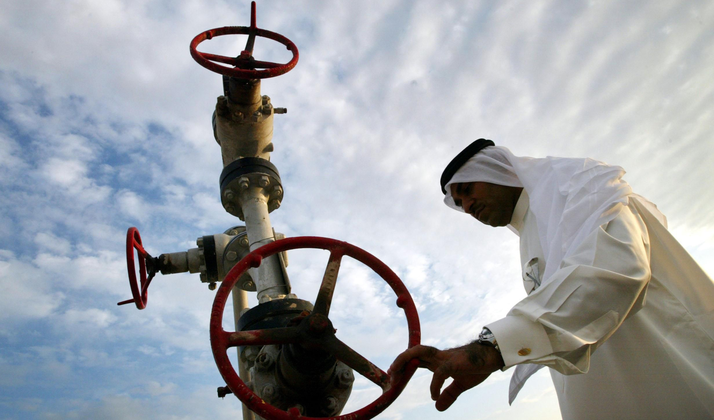 کاهش تولید نفت امارات تشدید می شود