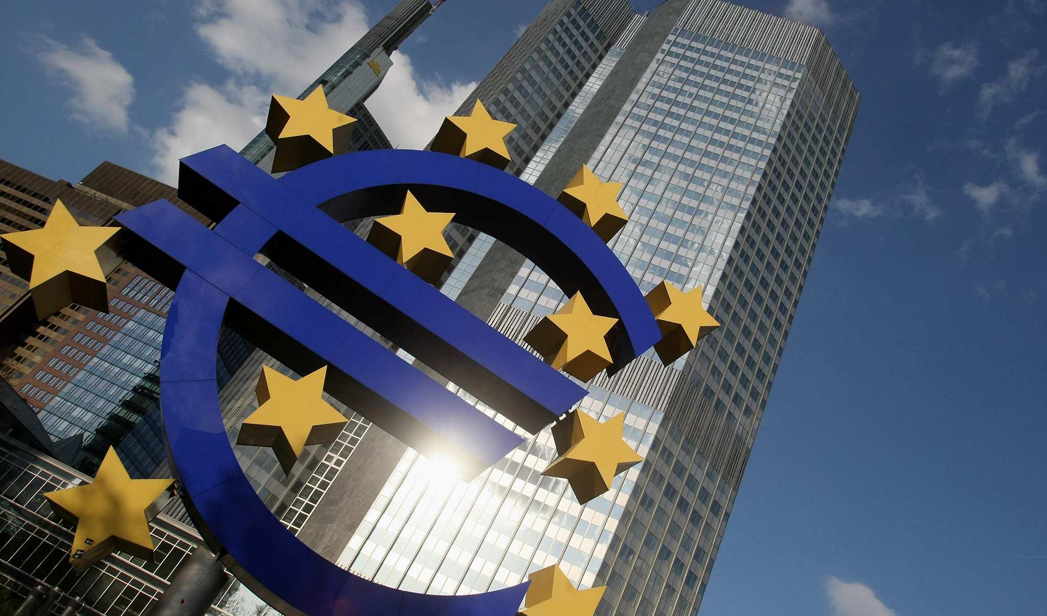 اقتصاد منطقه یورو به سوی سقوط شدید ۱۳ درصدی پیش می‌رود