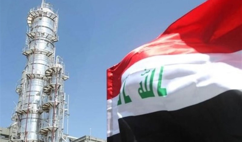 عراق ۳۰۰ هزار بشکه در روز بیشتر از سهمیه خود نفت صادر می‌کند