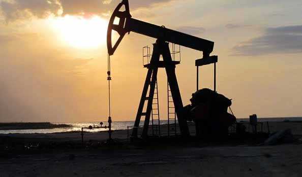 ادامه تولید نفت ایران در شرایط تحریم و کرونا