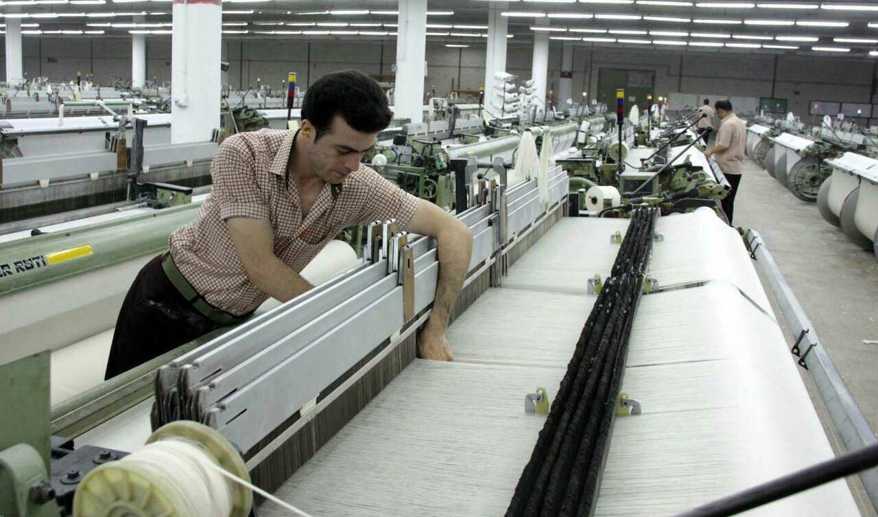 صنعت نساجی و پوشاک ایران گرفتار ۱۵ مانع بزرگ/ دستگاه‌های مسئول مانع‌زدایی کنند