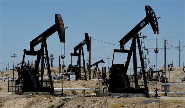 عرضه نفت خام آمریکا کاهش می‌یابد