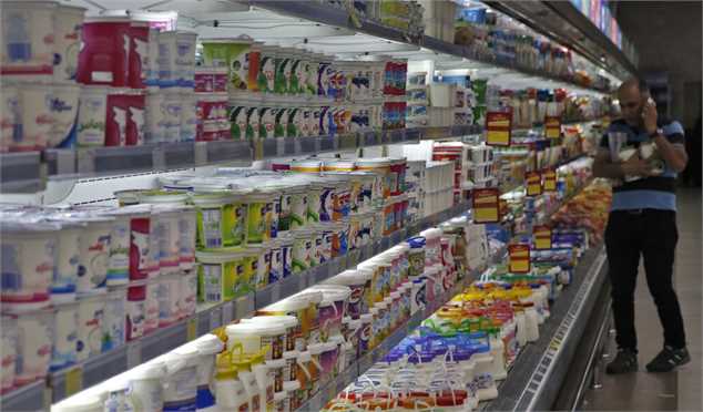 نرخ ۶۴۰۰ تومانی شیرخام موجب افزایش قیمت لبنیات می‌شود