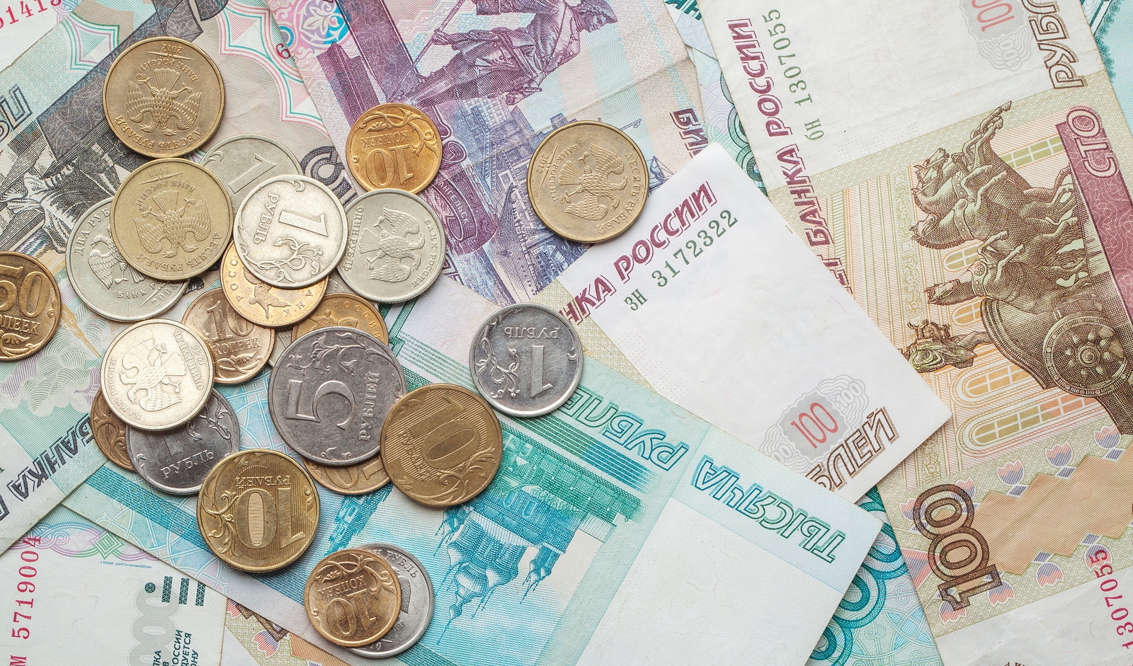 جهش نرخ روبل به بالاترین سطح چندماهه در برابر دلار و یورو