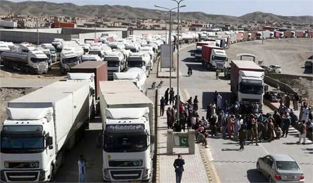 رفع مشکل توقف کامیون‌ها در مرز ایران و پاکستان تا روز جمعه