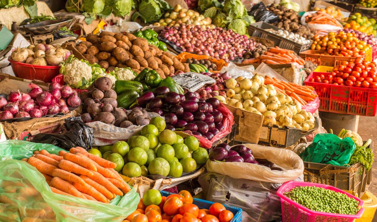 سیب زمینی گران شد/ صادرات گوجه فرنگی علت اصلی نوسان قیمت در بازار