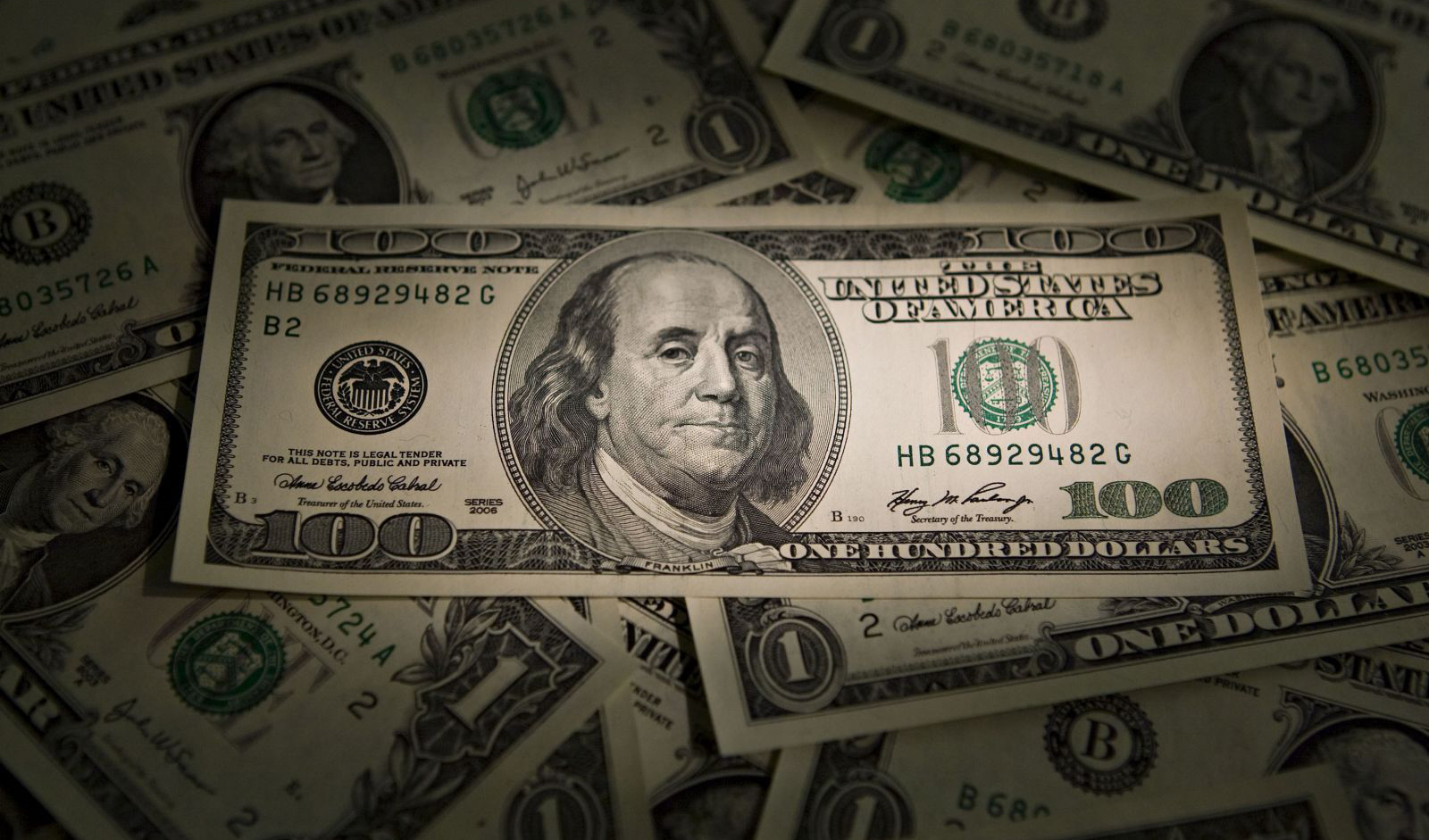 پیش بینی اقتصاددان معروف درباره سقوط دلار آمریکا