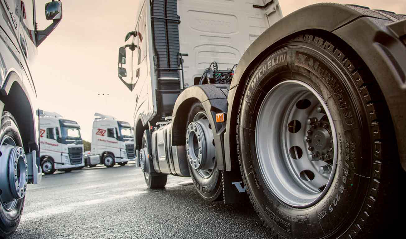ترخیص کامیون‌های وارداتی به نیمه رسید/سازمان حمایت قیمت‌گذاری کند