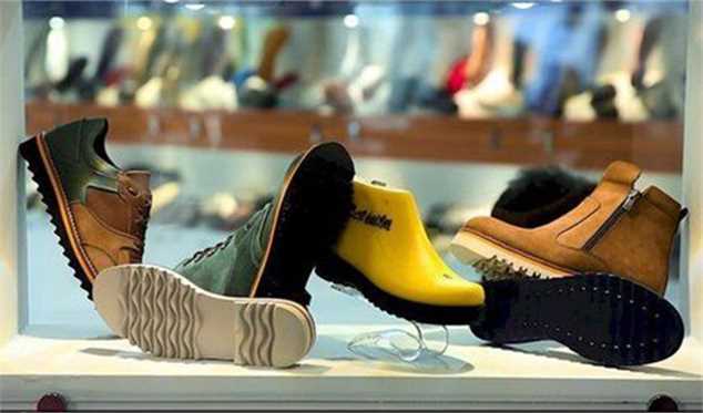 عرضه کفش بر تقاضا پیشی گرفت/ خریداران کفش از فروشندگان فاکتور خرید دریافت کنند
