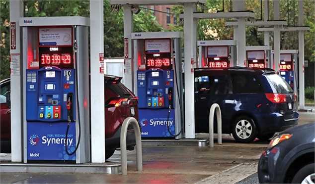 متوسط قیمت بنزین در آمریکا از رکورد ۵دلار در هر گالن عبور کرد