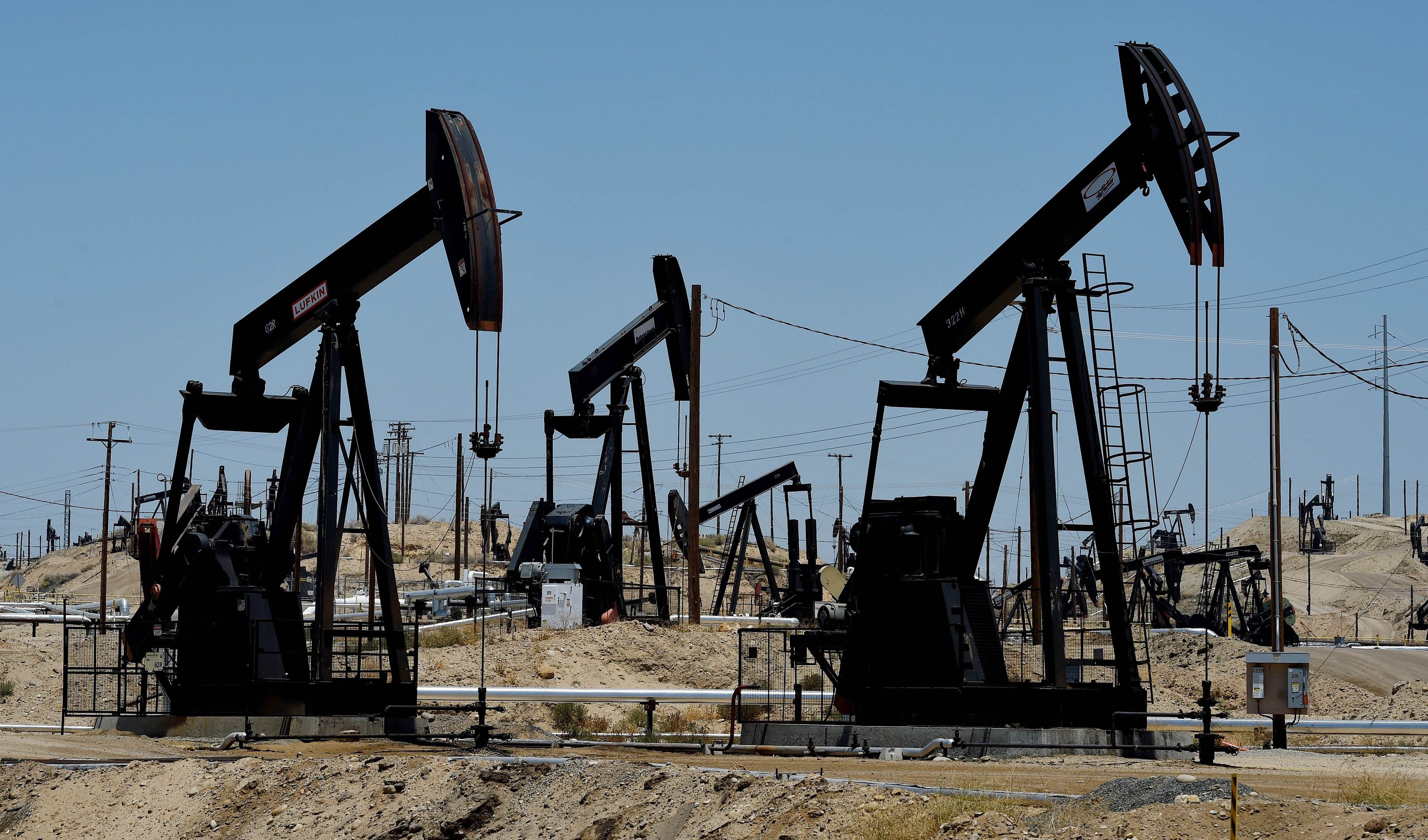 افزایش 1 دلاری قیمت نفت با کاهش ذخایر سوختی آمریکا