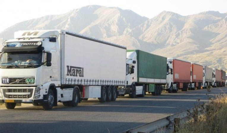 تداوم روند روبه رشد ترانزیت از قلمرو کشور/ ورود روزانه ۱۰۰ کامیون ترانزیتی ترکیه به ایران