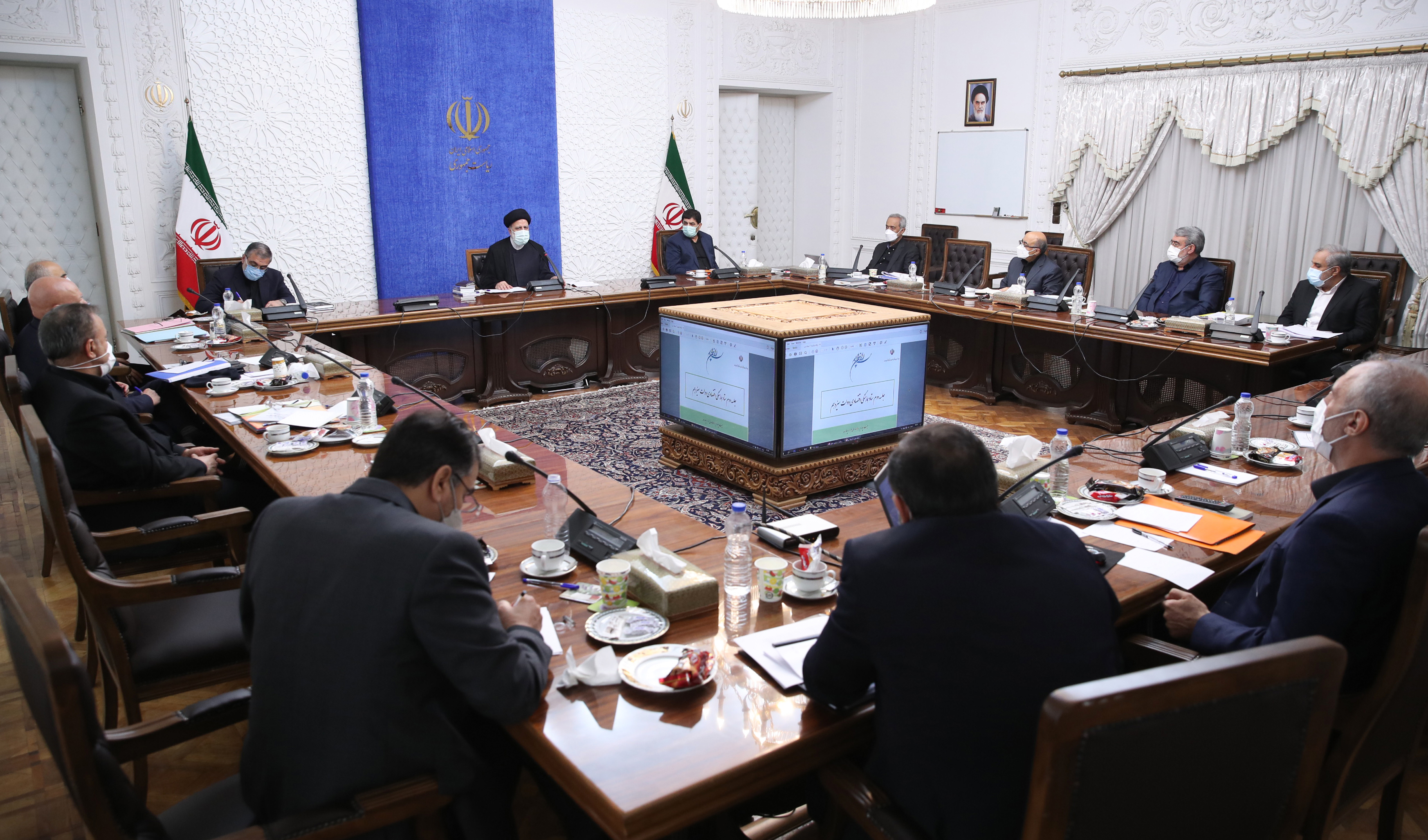 تصویب پیشنهاد مشترک وزارت اقتصاد و صمت برای تسهیل بازگشت ارز صادرات به چرخه اقتصاد