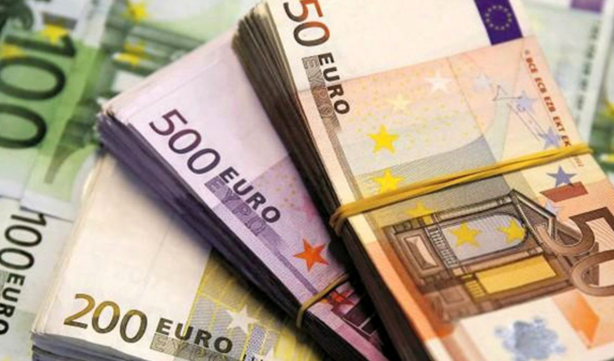 پقیمت یورو کاهش یافت
