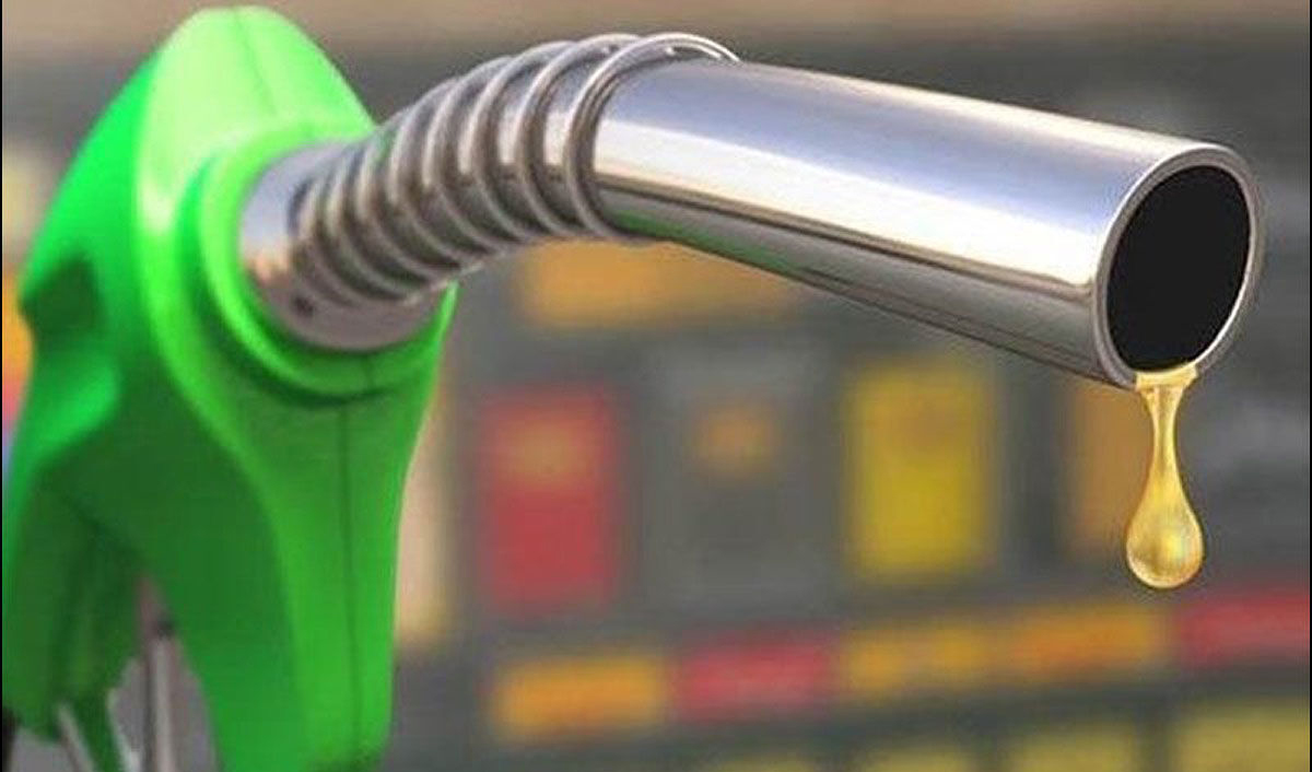 پیشنهاد خروج دولت از قیمت‌گذاری بنزین