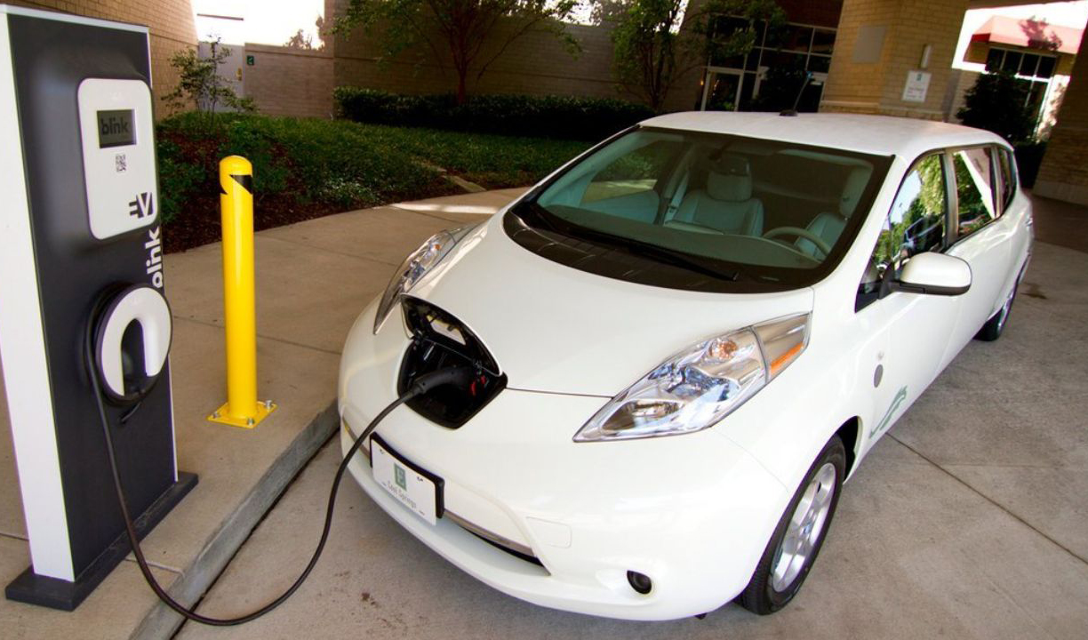 خودروهای برقی زودتر از پیش بینی ها به عصر نفت پایان می‌دهند